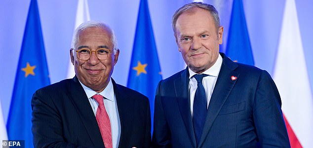 epa12365764 Polish Prime Minister Donald Tusk (R) welcomes European Council President Antonio Costa (L) at the Chancellery of the Prime Minister in Warsaw, Poland, 09 September 2025. The visit of the President of the European Council is part of a series of visits to the capitals of the Member States. The politicians were expected to discuss the upcoming priorities of the European Council in Warsaw.  EPA/RADEK PIETRUSZKA POLAND OUT