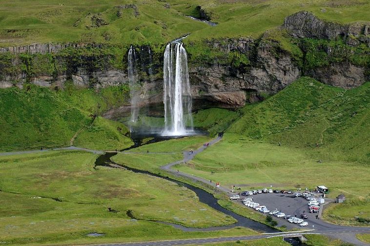 Plans for summer houses near Seljalandsfoss