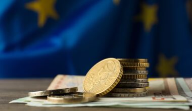 ECB To Hold Fire As Trade Tensions Complicate Inflation Outlook​