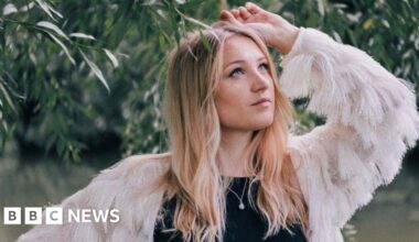 'Overwhelming support' for Dolly Mavies after JD Vance walkout