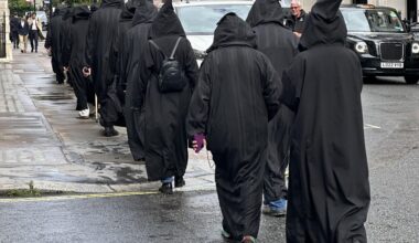 What in the knee deep in dog muck, thieving kids and crusty jugglers are these lot all about?
