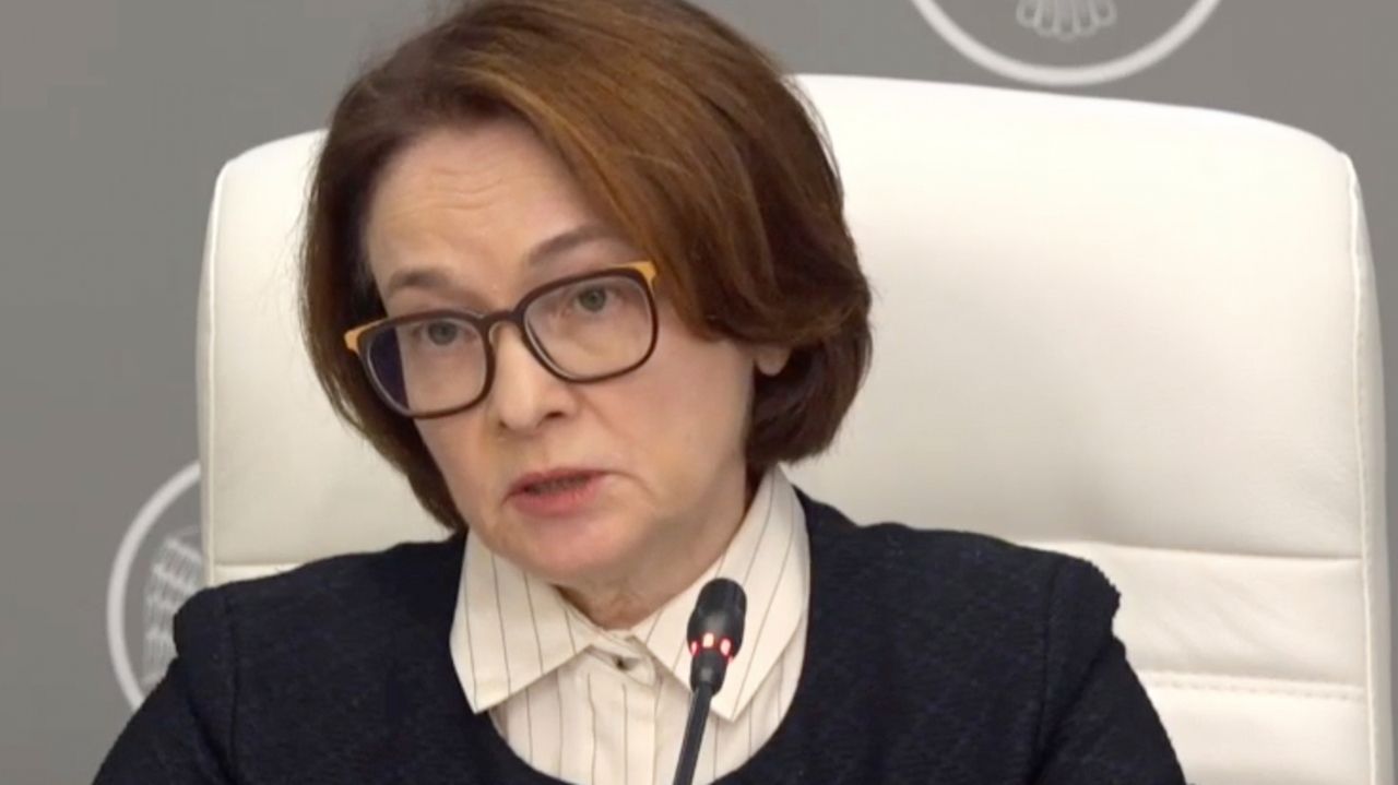 Russia cuts interest rate to 17% as wartime economy slows while deficit grows