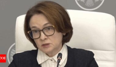Russia's central bank cuts interest rate to 17% to boost slowing economy; deficit widens, inflation rising
