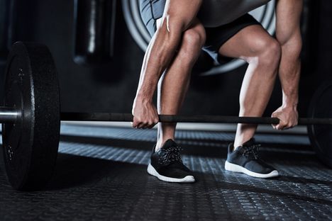 Retatrutidi on vielä tutkimusvaiheessa eikä sitä siis pitäisi kuluttajien käyttää. Silti somesta on helppoa löytää kansainvälistä sisältöä, jossa lihaksikkaat ihmiset vannovat kyseisen lääkkeen nimeen.