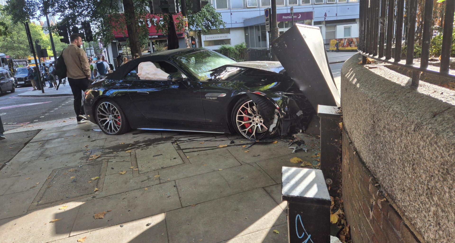 Can't park there, mate - Euston Road edition