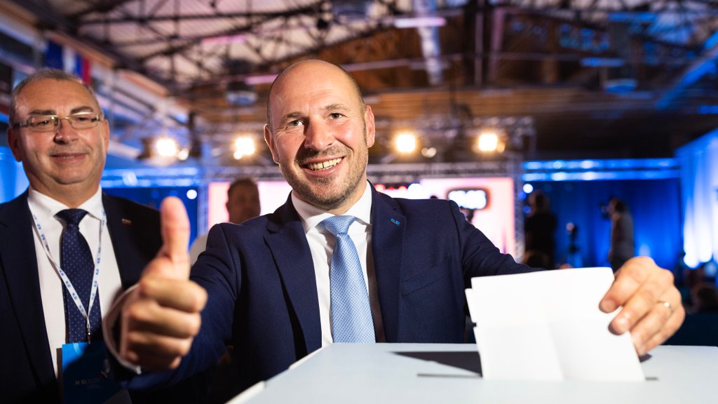 Vajeti stranke NSi prevzel Jernej Vrtovec, vrnitev Ljudmile Novak