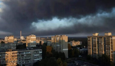 Ukraine considers limiting mobile service to counter Russian drones