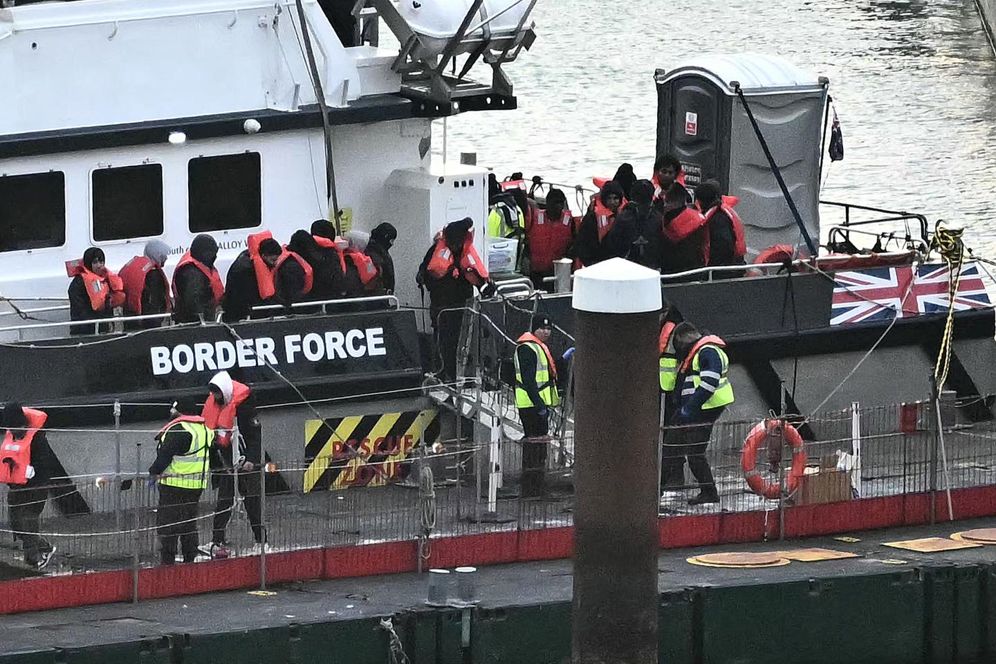 UK-France migrant return agreement expected to be implemented in coming days