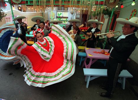 Ensimmäinen texmex-ravintola, vuonna 1990 avattu sijaitseva Cantina West, sulki ovensa jo vuonna 2019.