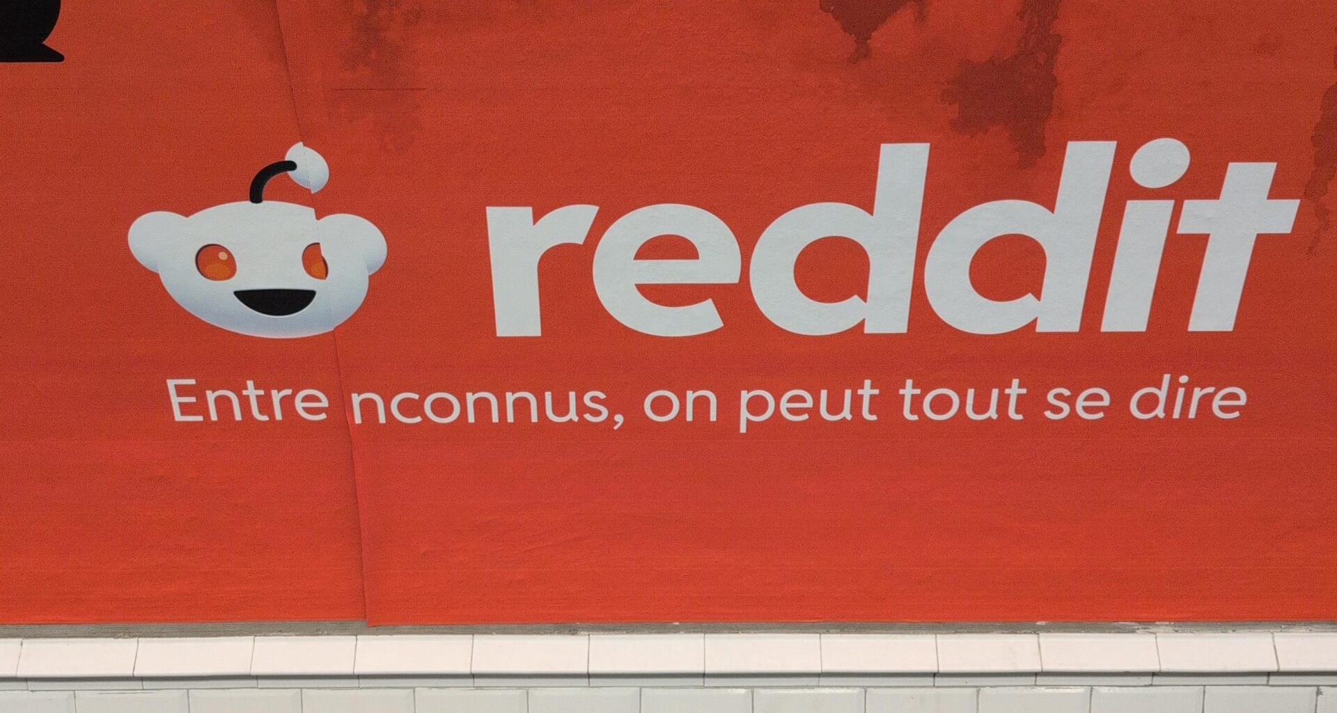 Que celui d'entre vous qui a collé cette affiche se dénonce