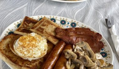 Roadside cafe, Armagh road portadown 8 pound belly buster fry includes tea or coffee