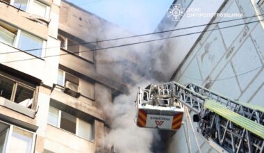 Russia launches a large-scale attack on Ukraine, killing 3 and wounding dozens