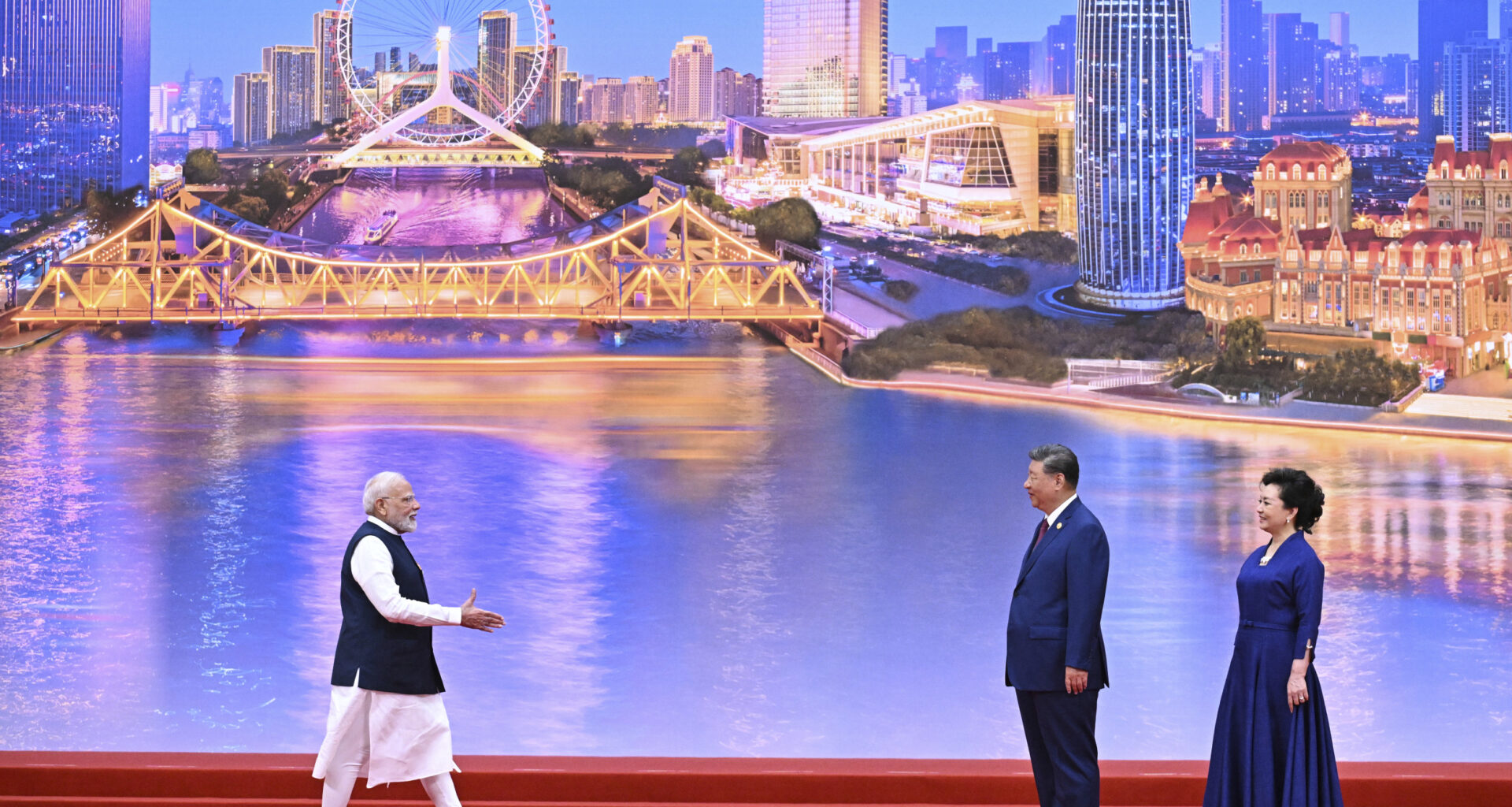 Modi Greets Xi at SCO Summit