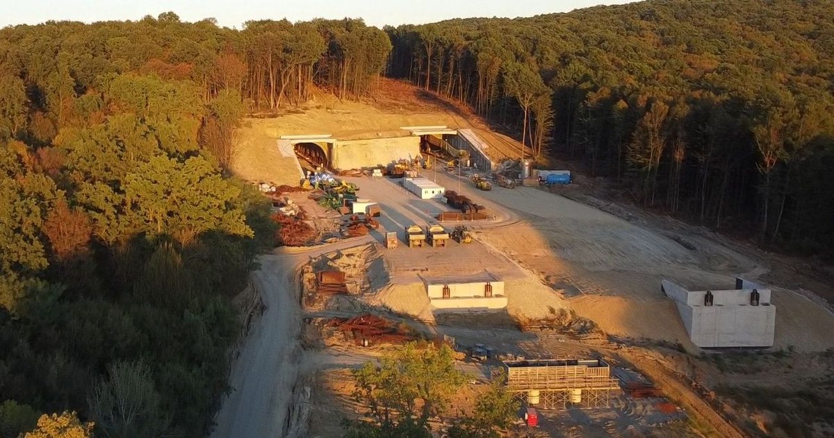 Cum sunt construite marile tuneluri de autostradă din România. Metode sofisticate alese pentru construcțiile cu lungimi record