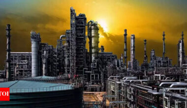Slovakia resists push to quickly quit Russian oil