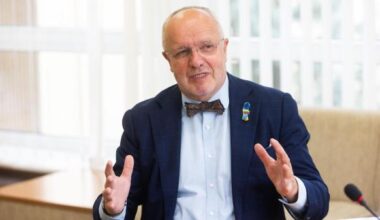 Valdantieji sutiktų diskutuoti apie galimybę atnaujinti partijų susitarimą dėl gynybos
