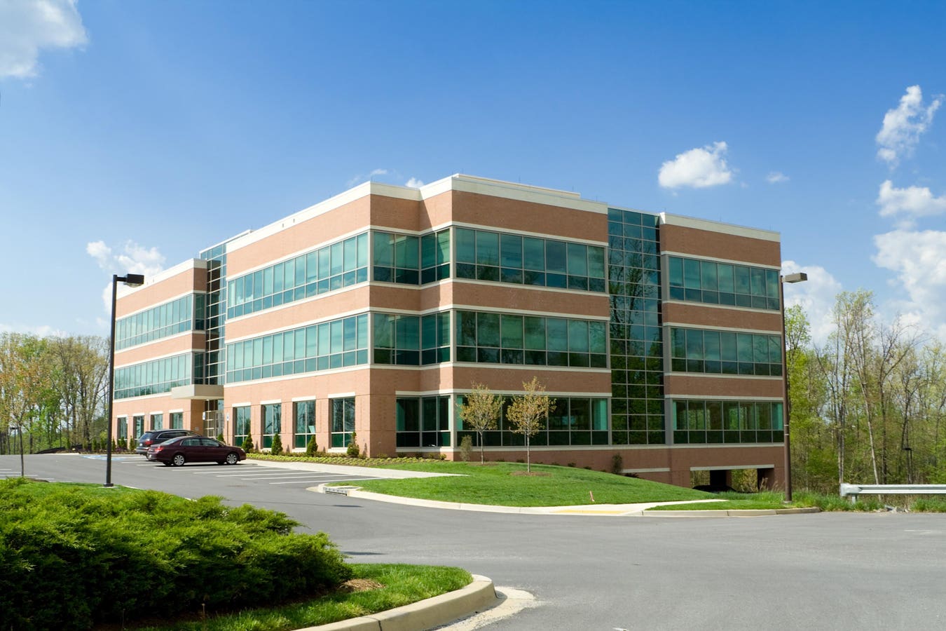 5 ‘Fed-Friendly’ REITs Paying Up To 13%