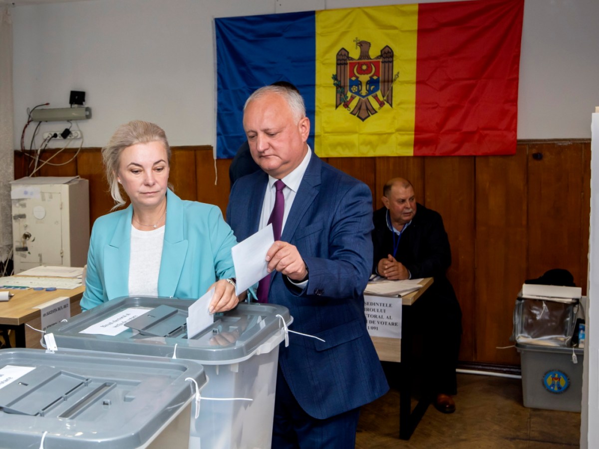 Le parti pro-européen PAS en tête des législatives en Moldavie