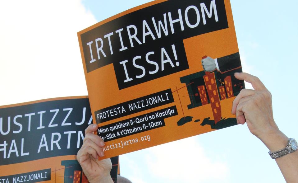 University lecturers endorse campaign urging government to withdraw planning bills