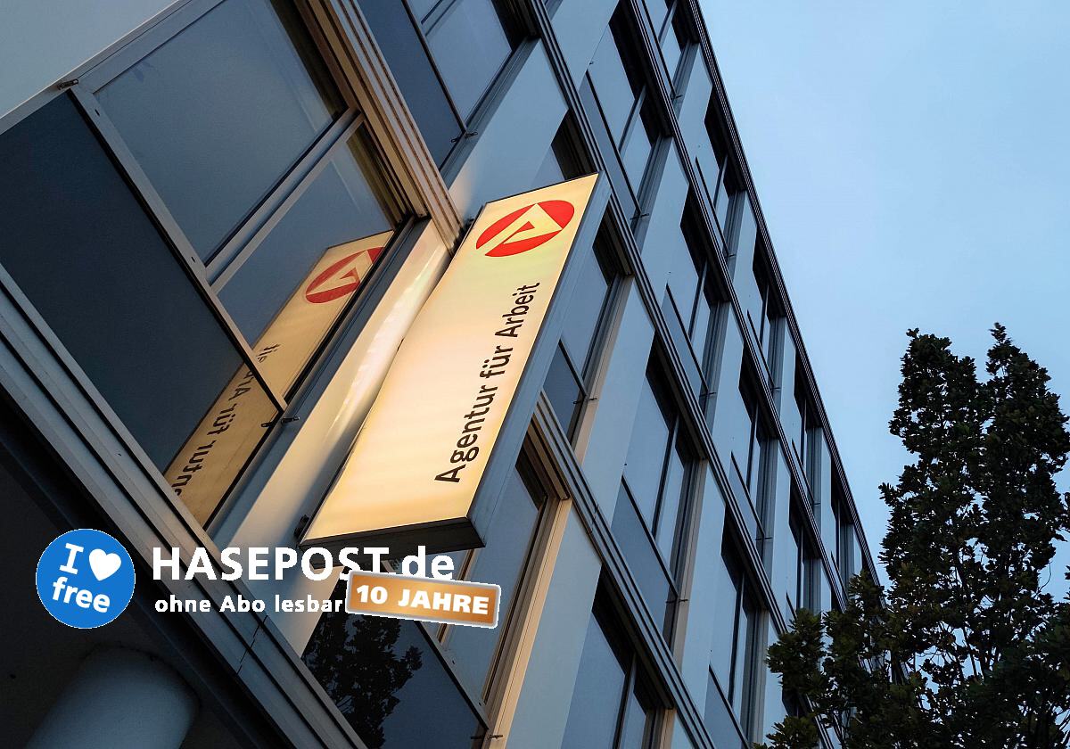 Beschäftigung stagniert, Arbeitslosigkeit steigt im August 2025