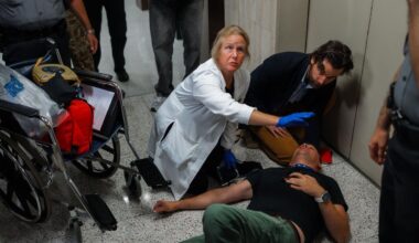 Federal agents grab and shove journalists outside NYC immigration court, sending one to hospital