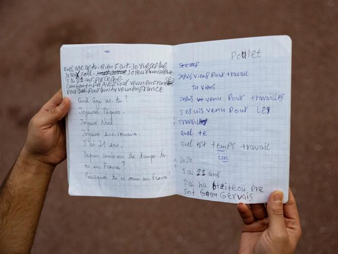 The group Les Solidaires du Pré offers French classes to exiled individuals at Pré-Saint-Gervais (Seine-Saint-Denis) on September 8, 2025.