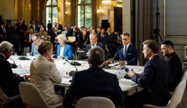 la visioconférence entre Donald Trump et des dirigeants européens a commencé