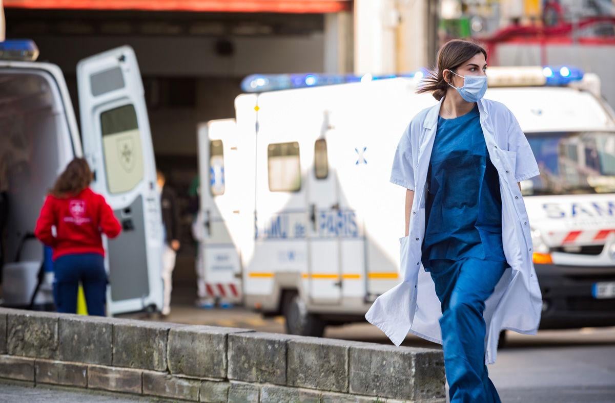 France orders hospitals war-ready by March 2026