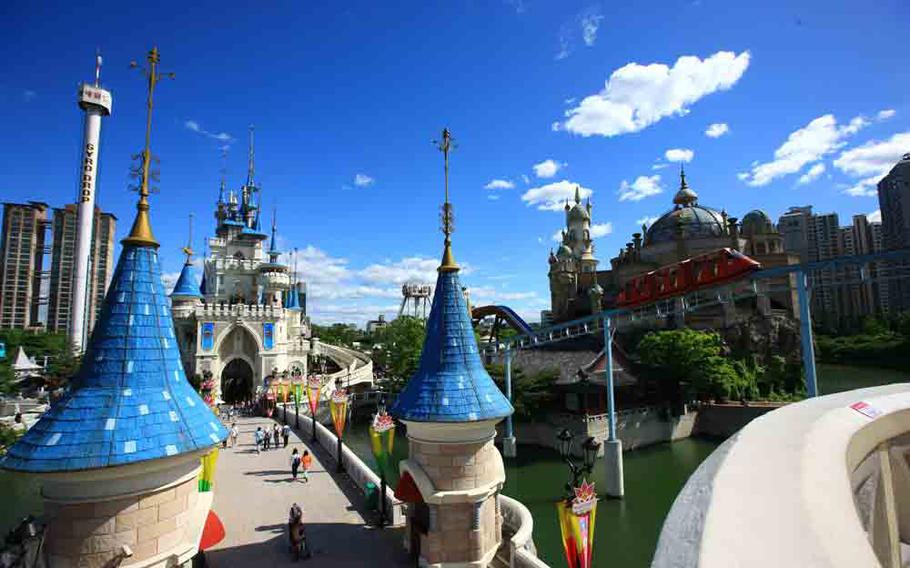 Inside the Lotte World Adventure. A river can be seen.