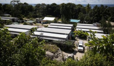 Australia Should Halt Plan to Deport Refugees, Migrants to Nauru