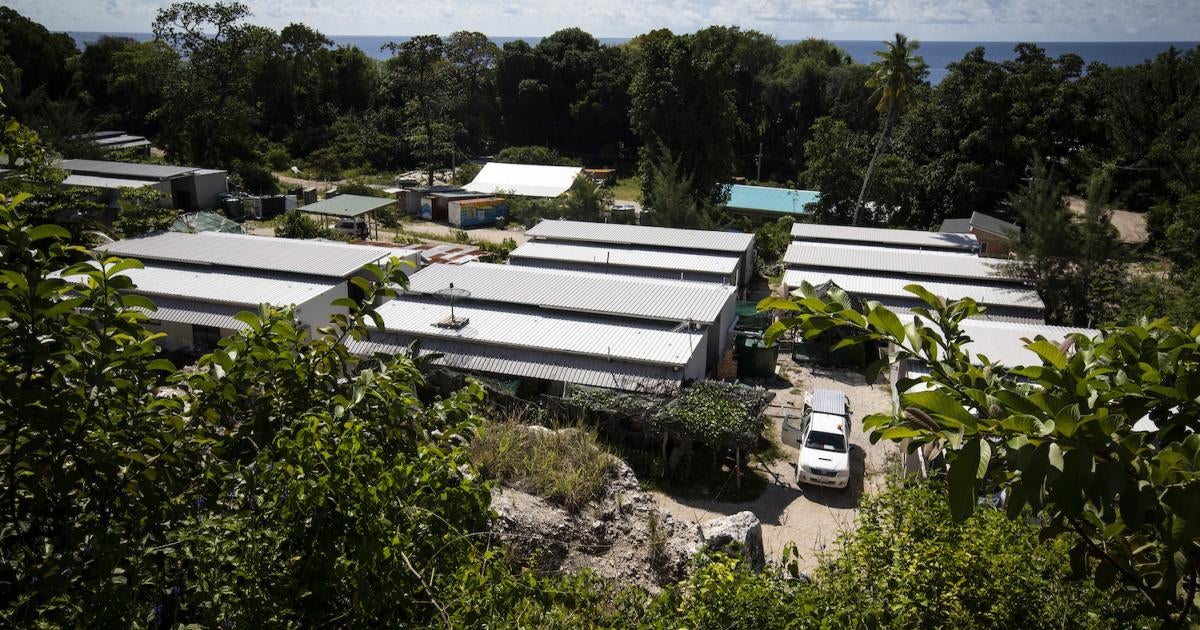 Australia Should Halt Plan to Deport Refugees, Migrants to Nauru