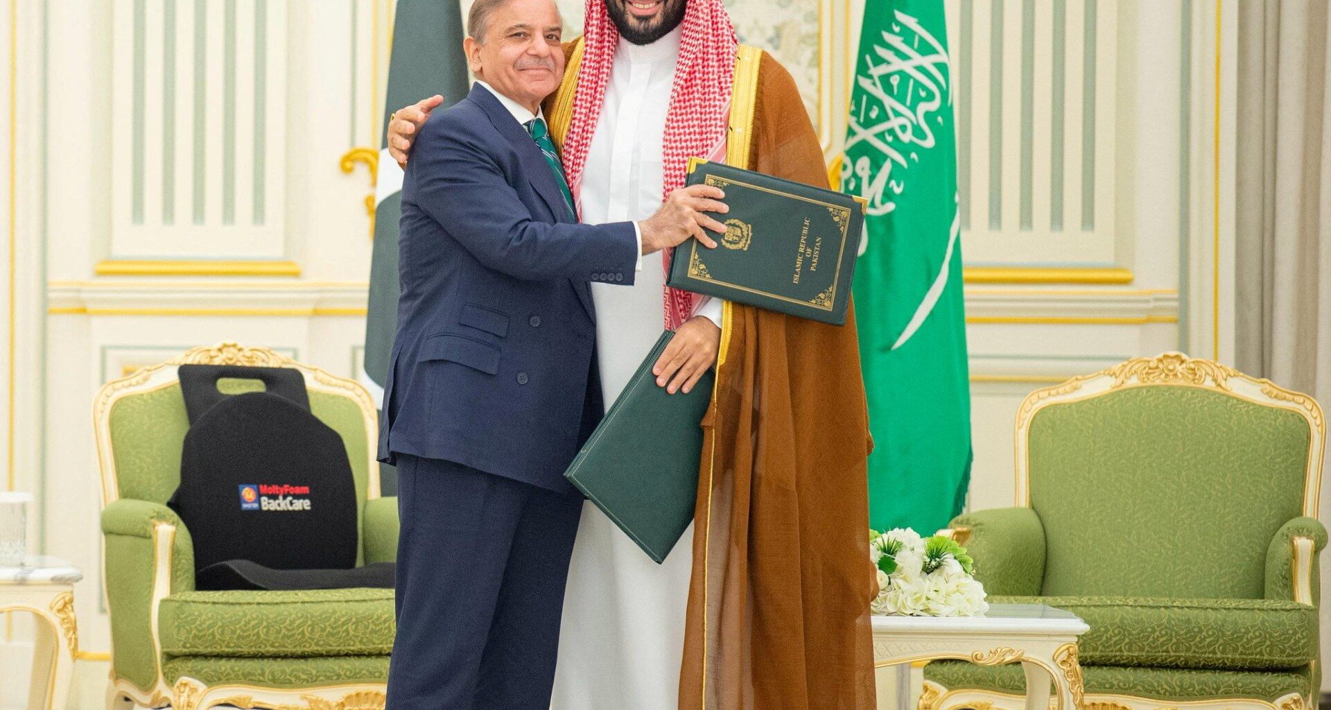 Saudi Arabia signs mutual defence pact with nuclear-armed Pakistan | News