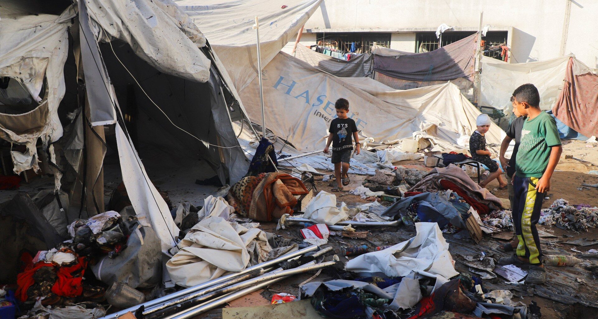 Israeli bombing kills over 90 Palestinians as Gaza City faces destruction | News