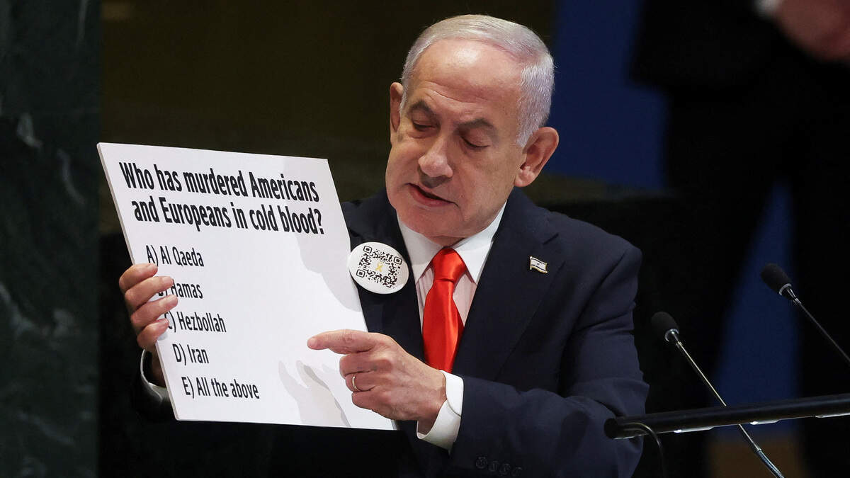 Benjamin Netanyahu predikt strijdlustig voor een lege zaal