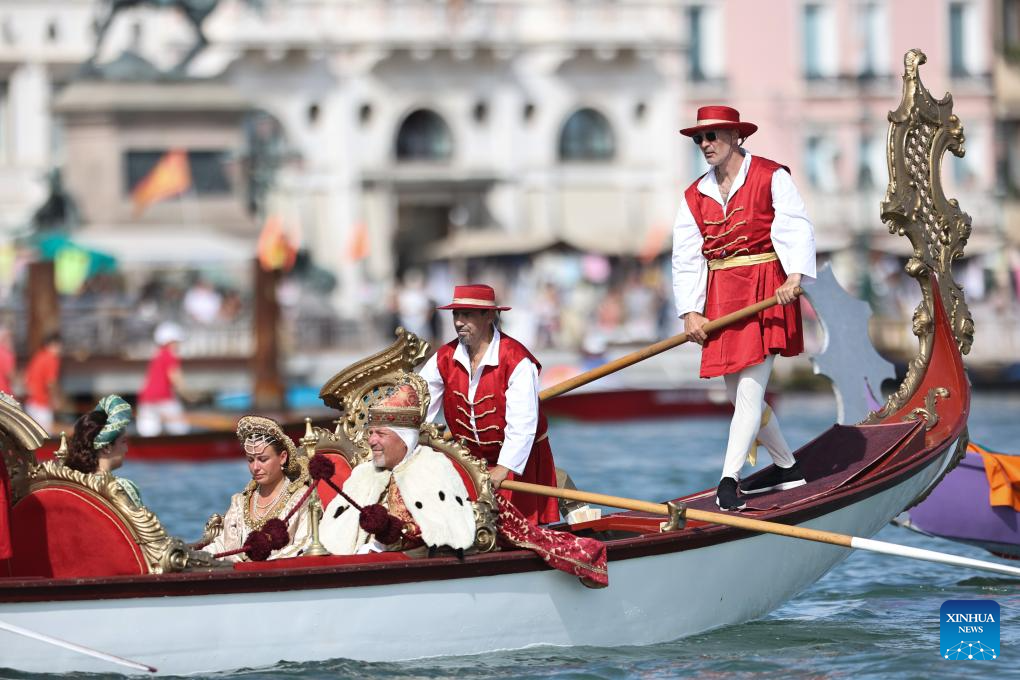 Historical parade of Regata Storica boat race staged in Venice, Italy-Xinhua