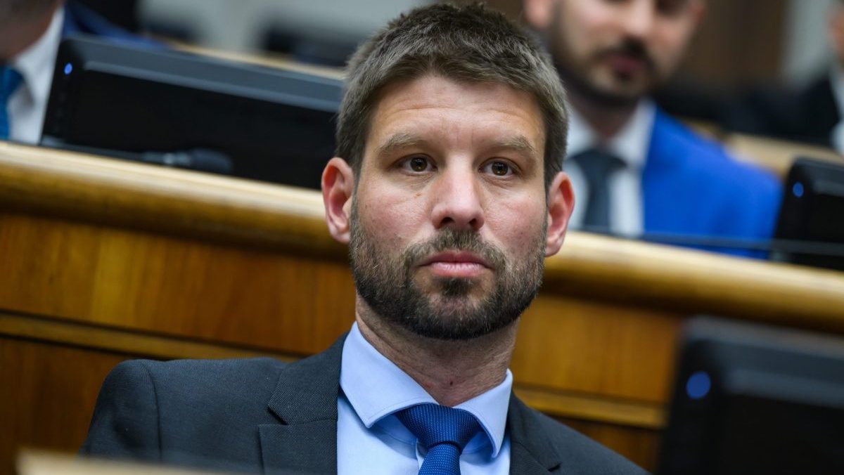 Prieskum agentúry AKO potvrdil obrovský náskok PS pred Smerom