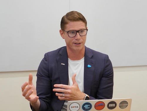 Edward Buren Tablo, Vice President, global sales division. Salesforce