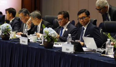 Trade Minister Budi Santoso (second right) is joined at the APEC MRT meeting in Jeju, South Korea, by the Trade Ministry’s director general for international trade negotiations, Djatmiko Bris Witjaksono (right).