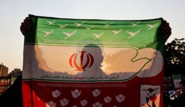 Mixed signals on new nuclear talks suggest rifts in Tehran