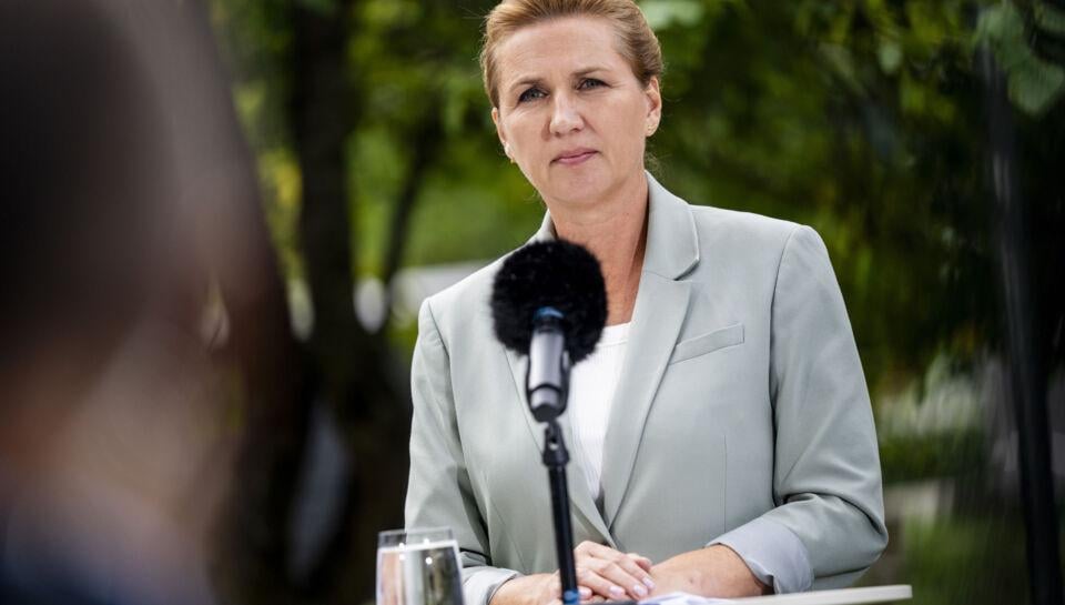 Mette Frederiksen er oprørt over russiske krænkelser af Polens luftrum