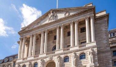 Rate cut expectations fade as City adjusts for late budget