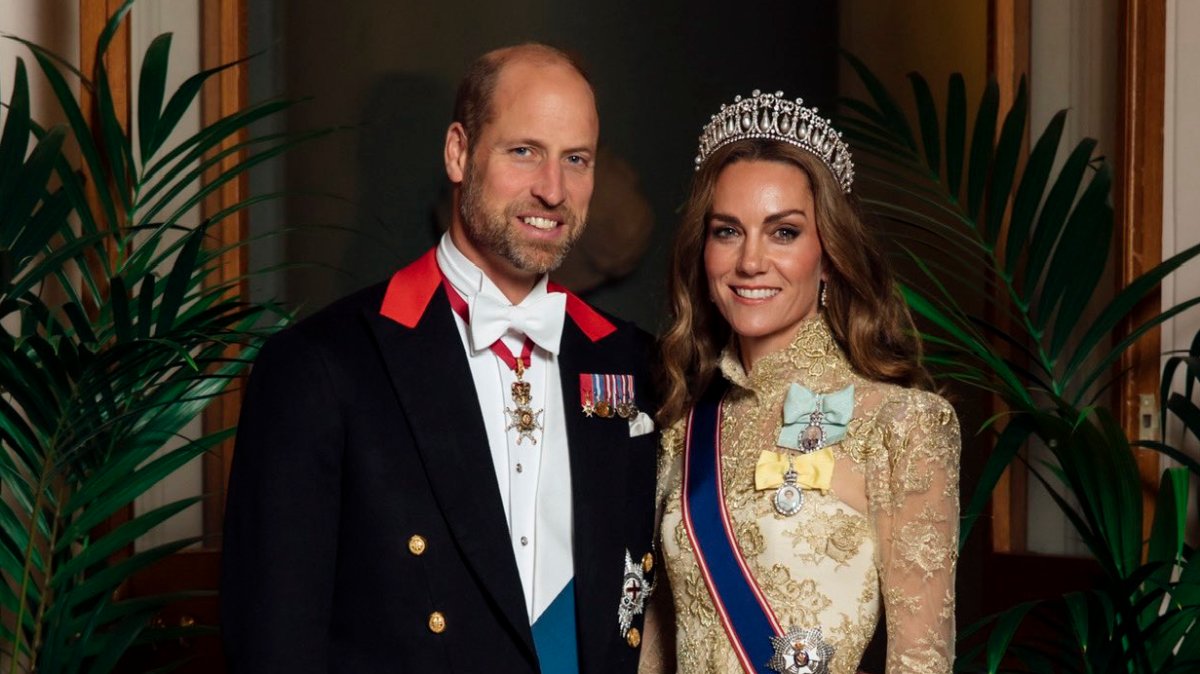 Belles of the banquet bring out the bling at Windsor Castle