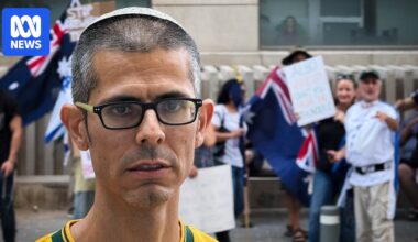 Australians protest outside Australian embassy in Tel Aviv voicing frustration at decision to recognise a Palestinian state