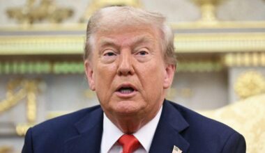 Trump urges Ukraine to keep fighting Russia in abrupt shift from bid to broker peace