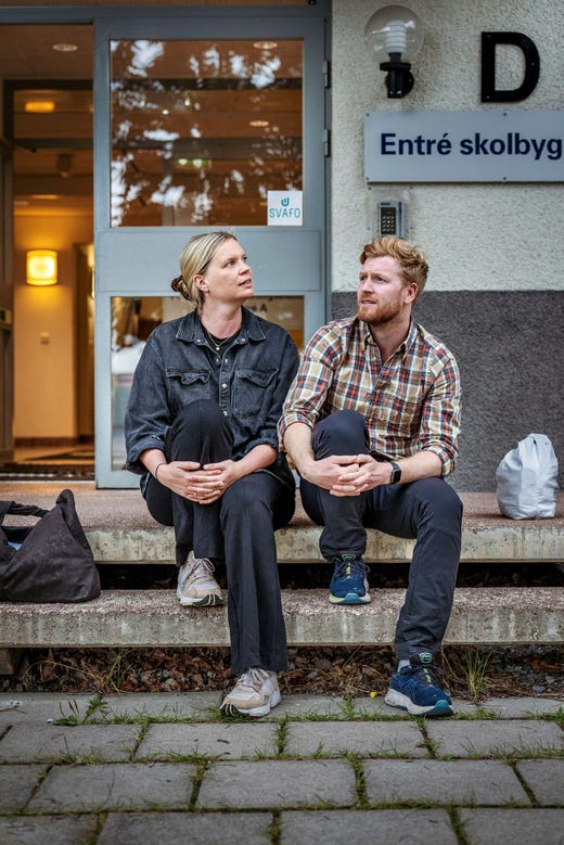 Svenskläraren Elin Rådberg och idrotts- och naturkunskapsläraren Ludvig Anstren vid Norra Real medverkade i polisens PDV-övning.