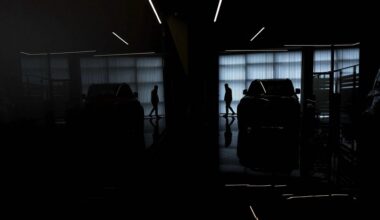 Russia expects vehicle scrappage fee revenues to rise despite drop in sales