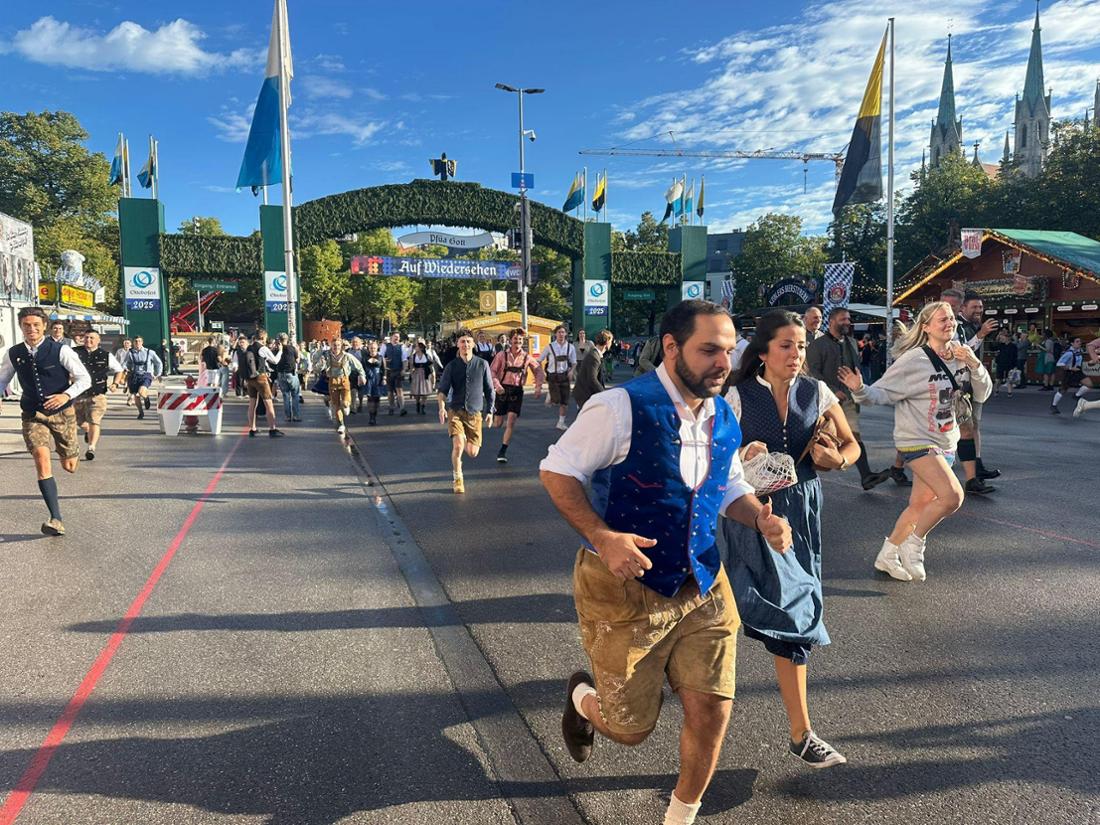 Viele wissen genau, welches Zelt sie ansteuern wollen.