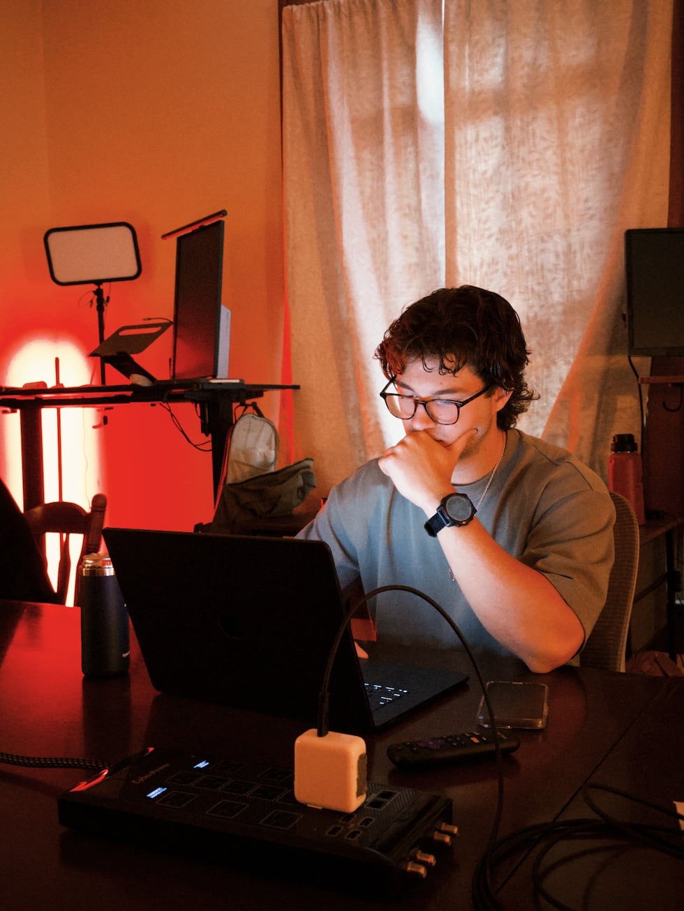 Aaron Perry uses AI to turn unresponsive contacts into clients.