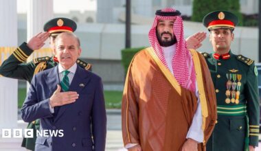 Saudi Crown Prince Mohammed bin Salman and Pakistan Prime Minister Shehbaz Sharif embrace each other on the day they sign a defence agreement, in Riyadh, Saudi Arabia, September 17, 2025. Saudi Press Agency/Handout via REUTERS THIS IMAGE HAS BEEN SUPPLIED BY A THIRD PARTY./File Photo