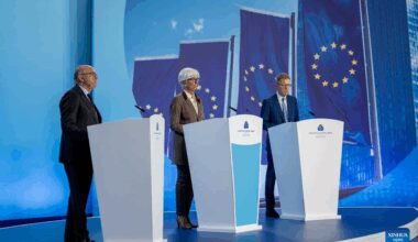 ECB keeps rates on hold-Xinhua